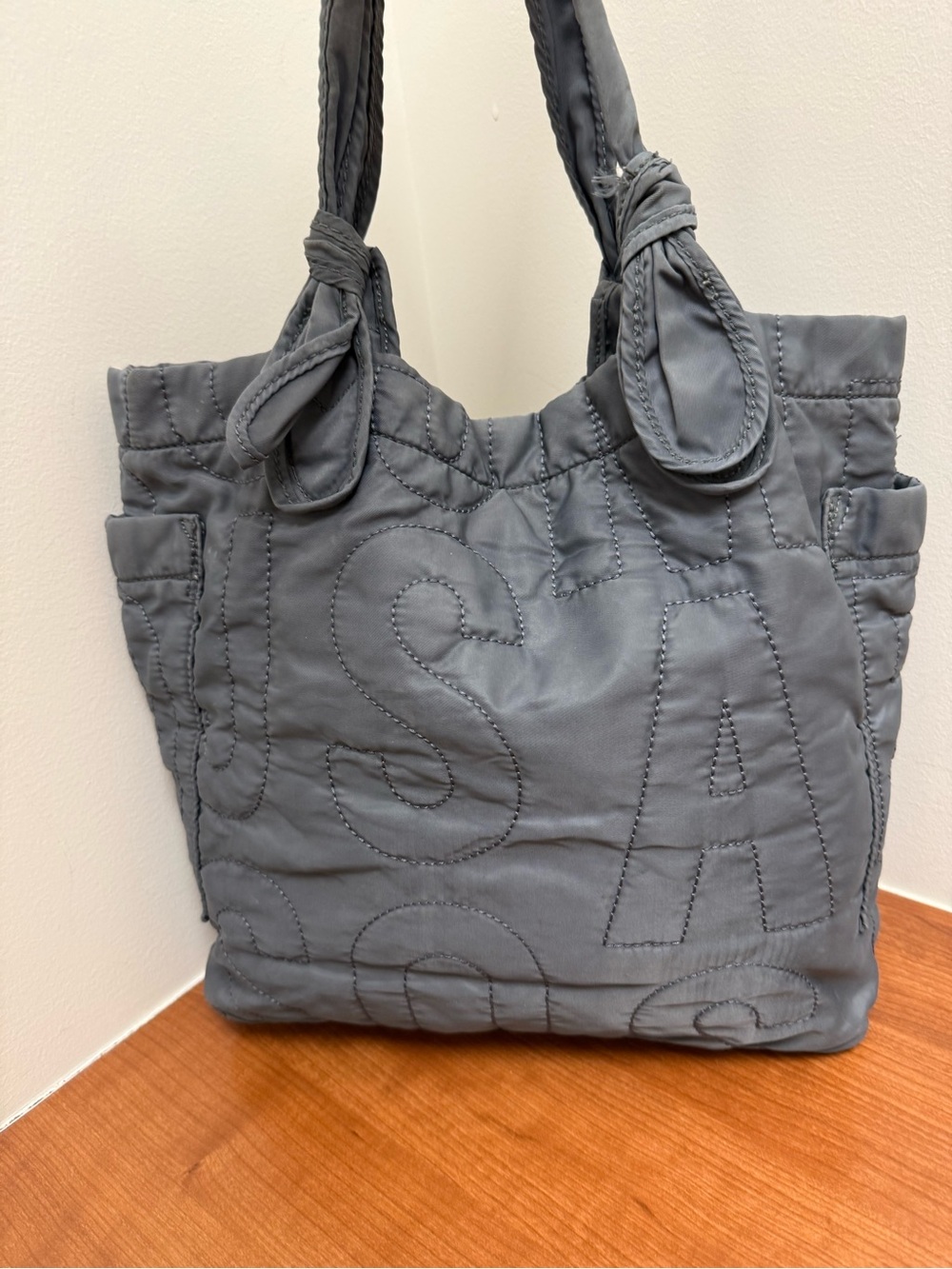 Marc by Marc Jacobs Tate Quilted Shopper Shoulder Bag Tote Charcoal Gray EUC - Picture 2 of 3